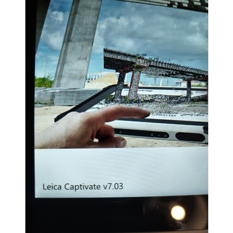 Leica-CS30-Field-Controller-f.jpg